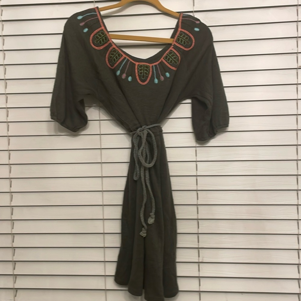 Yahada Grey with embordered collar, Size Medium